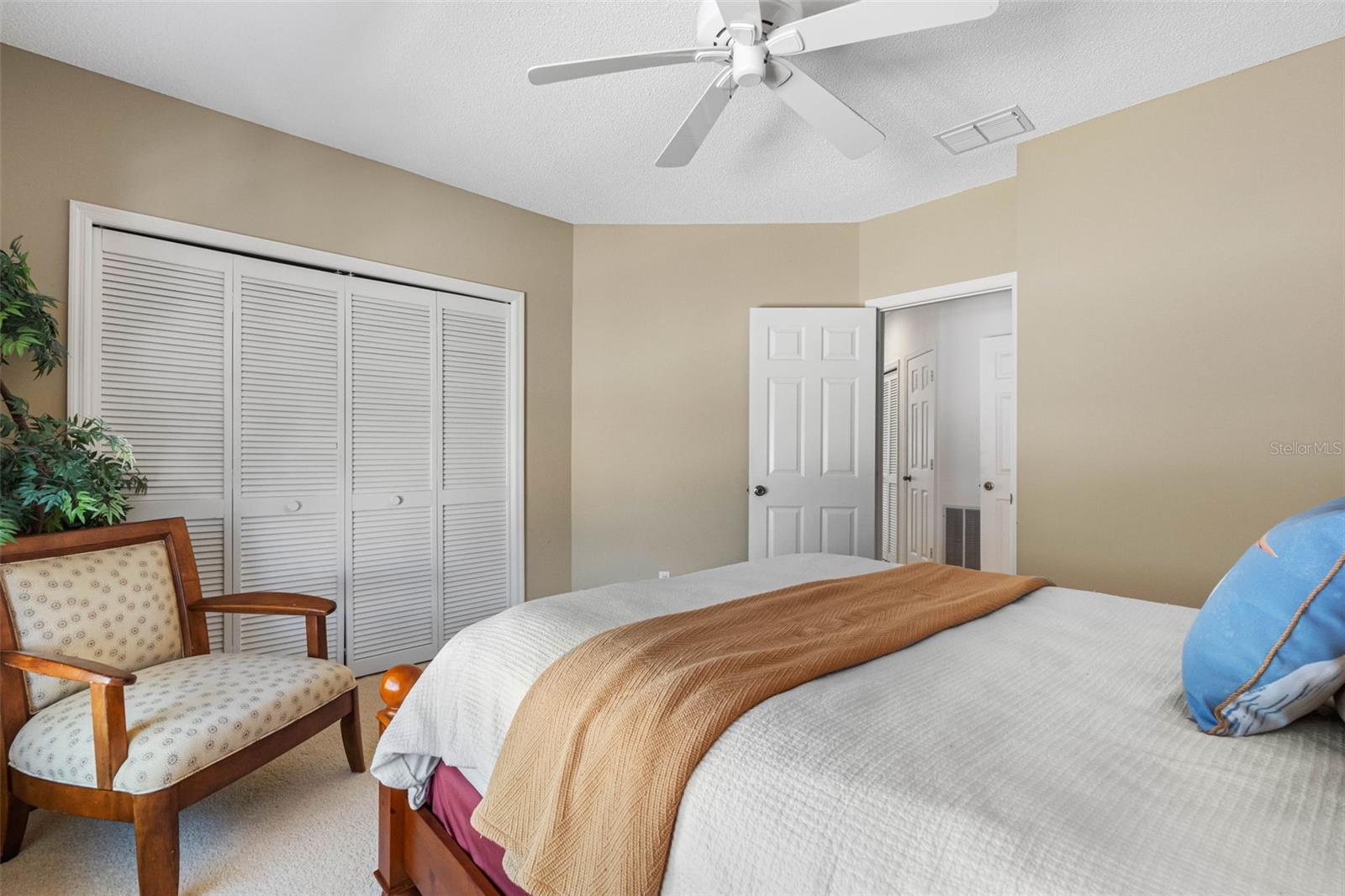 Image 41 of 75 For 11351 Shipwatch Lane 1841