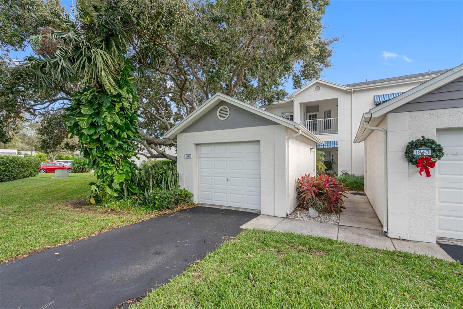 Image 52 of 75 For 11351 Shipwatch Lane 1841