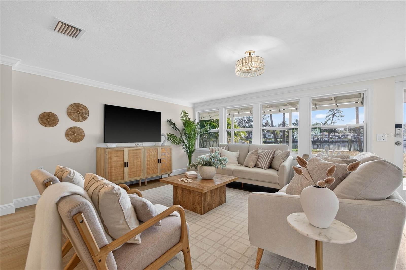 Image 14 of 38 For 4790 Venetian Boulevard Ne