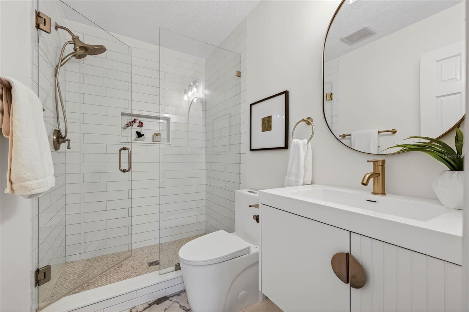 Image 17 of 38 For 4790 Venetian Boulevard Ne