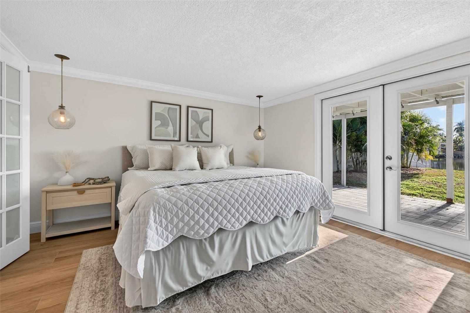 Image 20 of 38 For 4790 Venetian Boulevard Ne