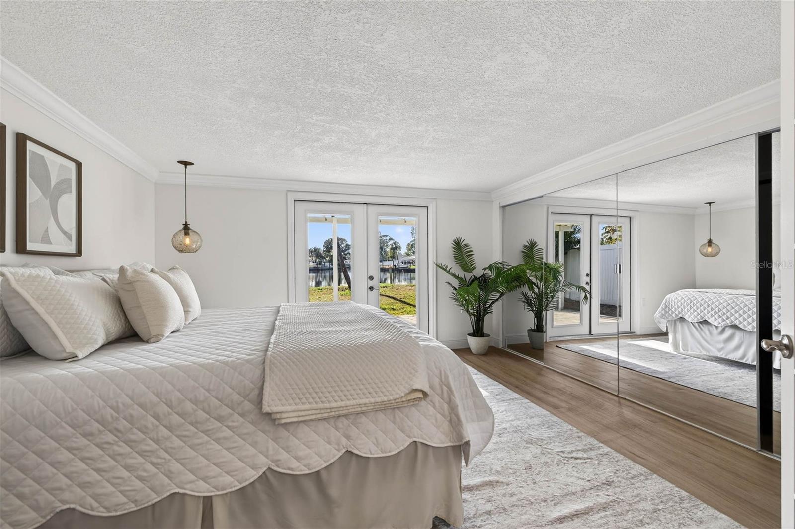 Image 21 of 38 For 4790 Venetian Boulevard Ne