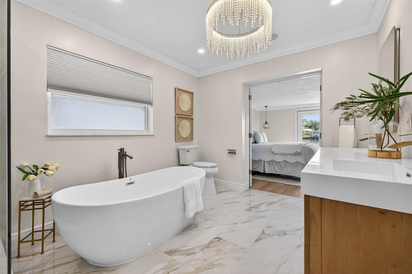 Image 22 of 38 For 4790 Venetian Boulevard Ne