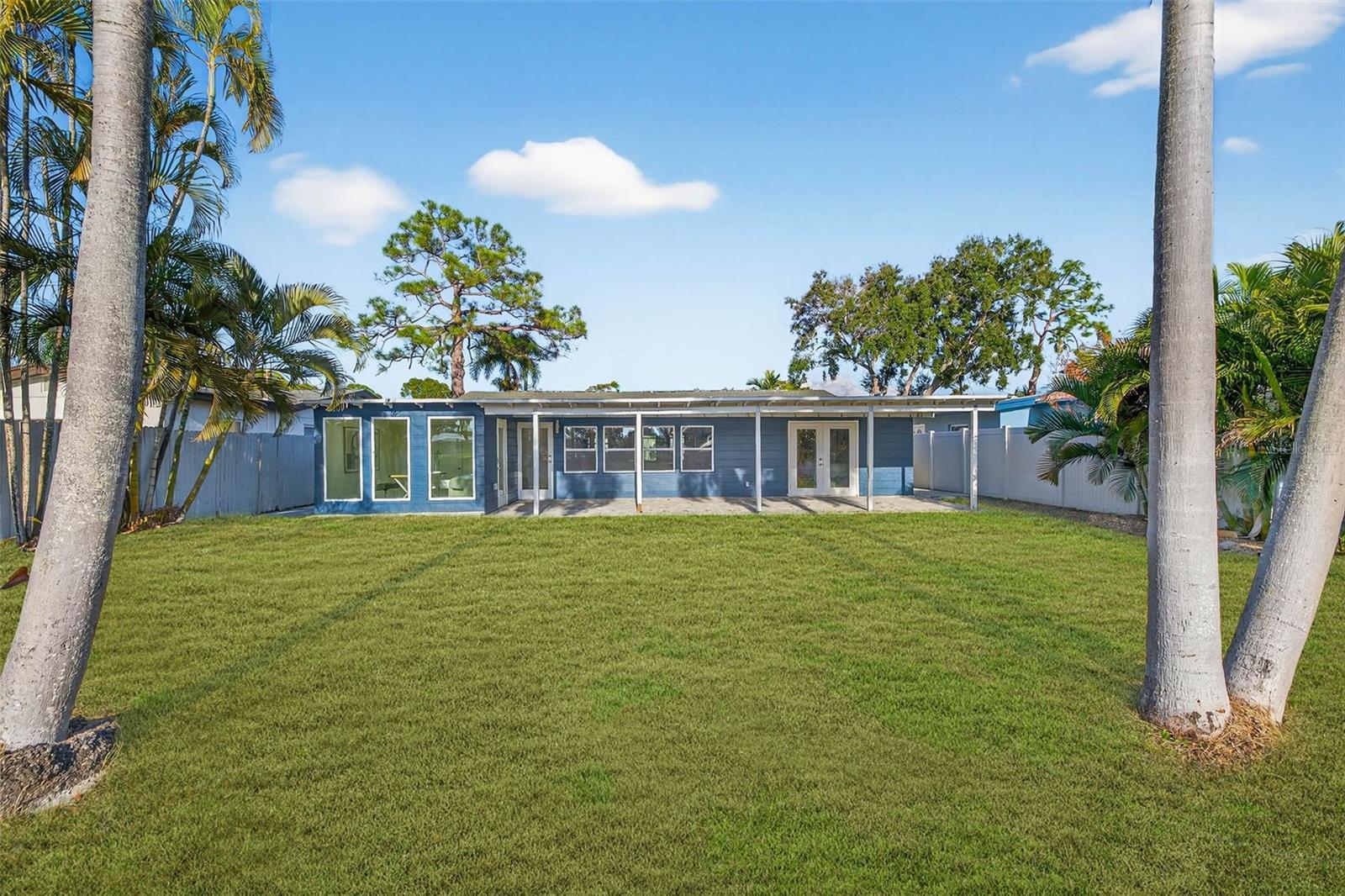 Image 27 of 38 For 4790 Venetian Boulevard Ne