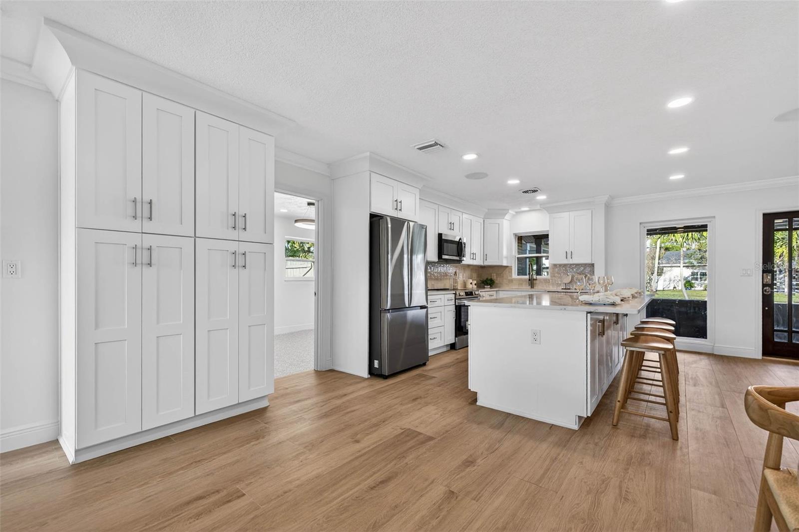 Image 5 of 38 For 4790 Venetian Boulevard Ne