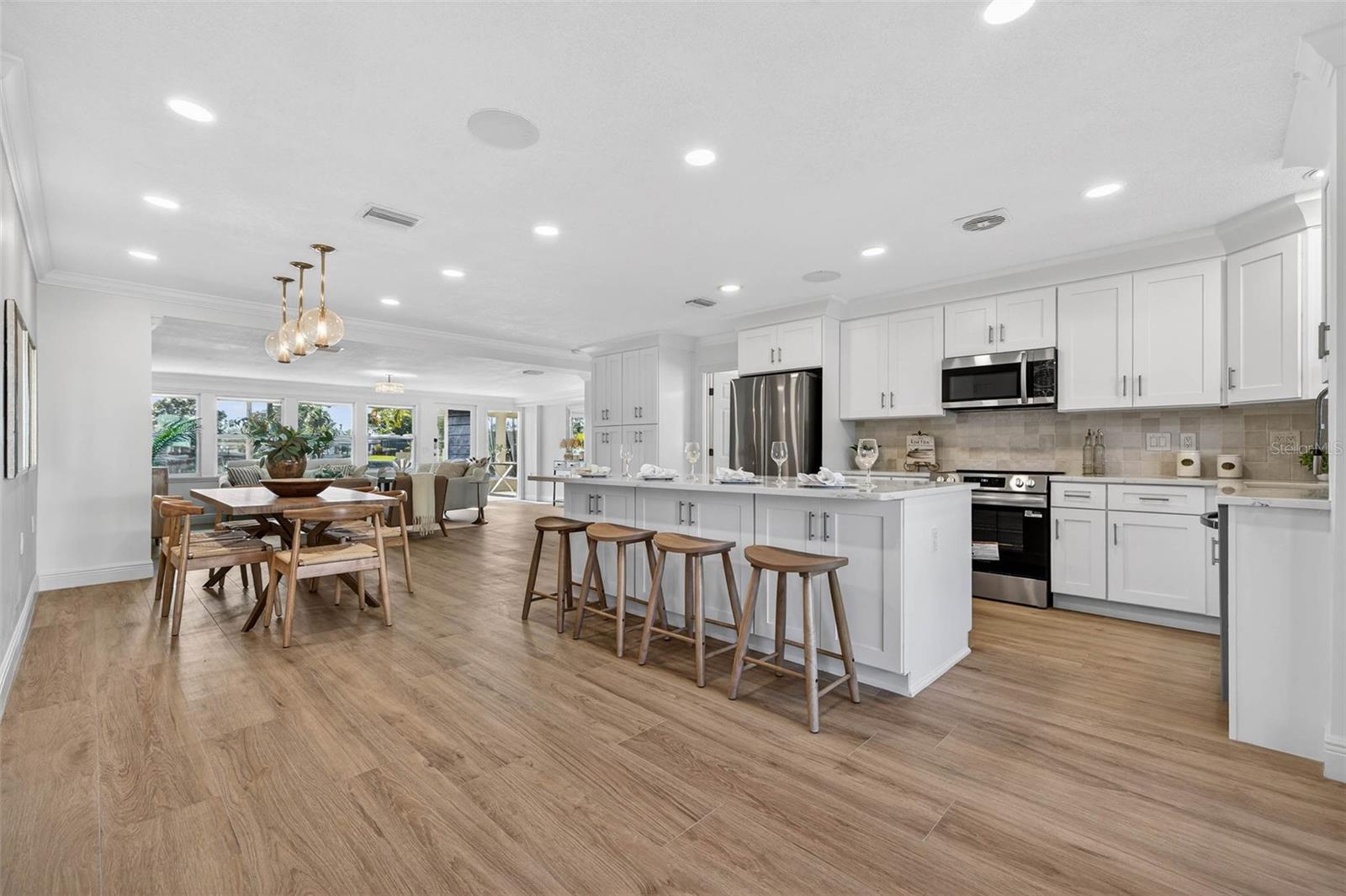 Image 6 of 38 For 4790 Venetian Boulevard Ne