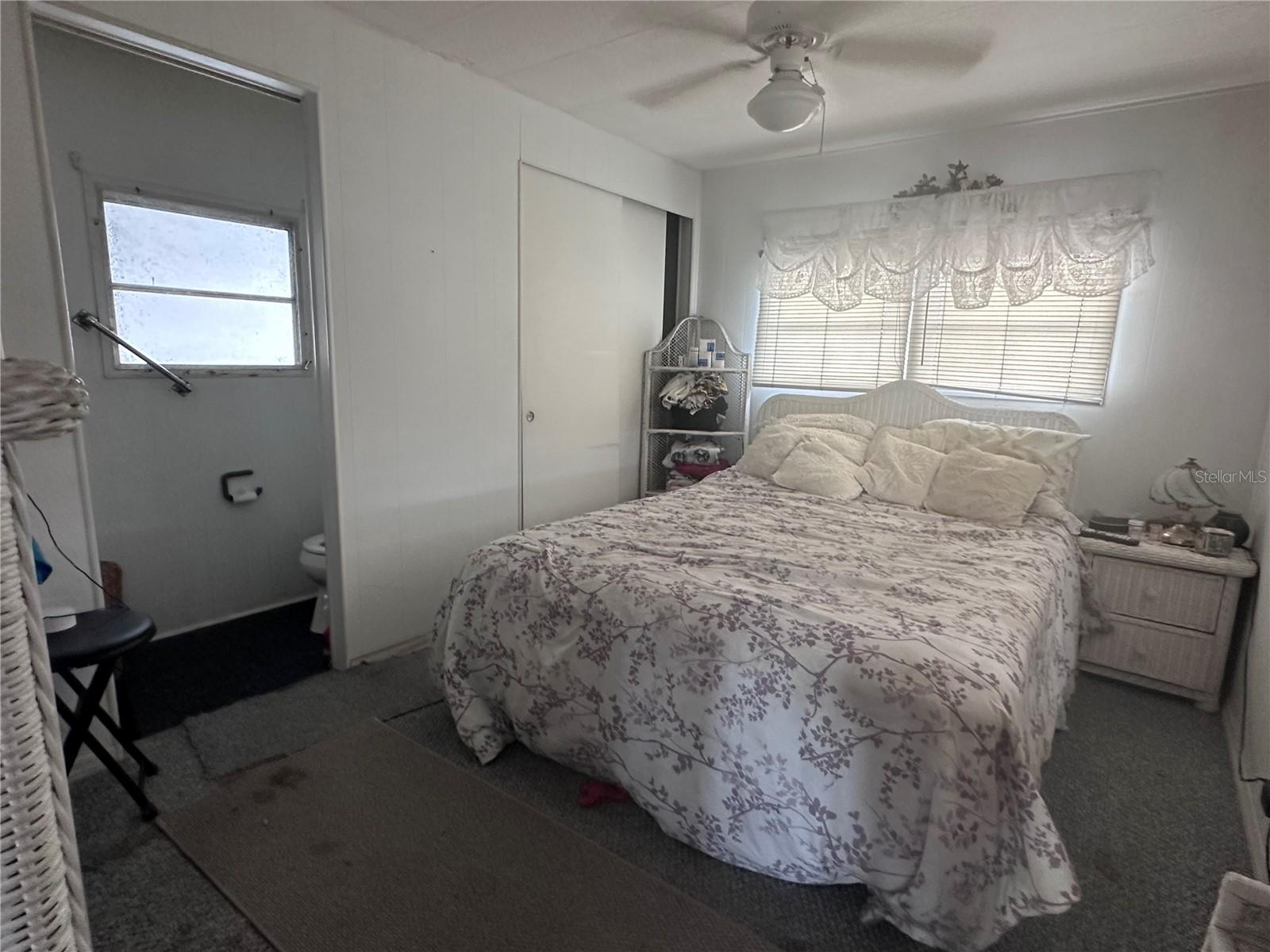 Listing photo id 15 for 1100 Belcher Road S 232