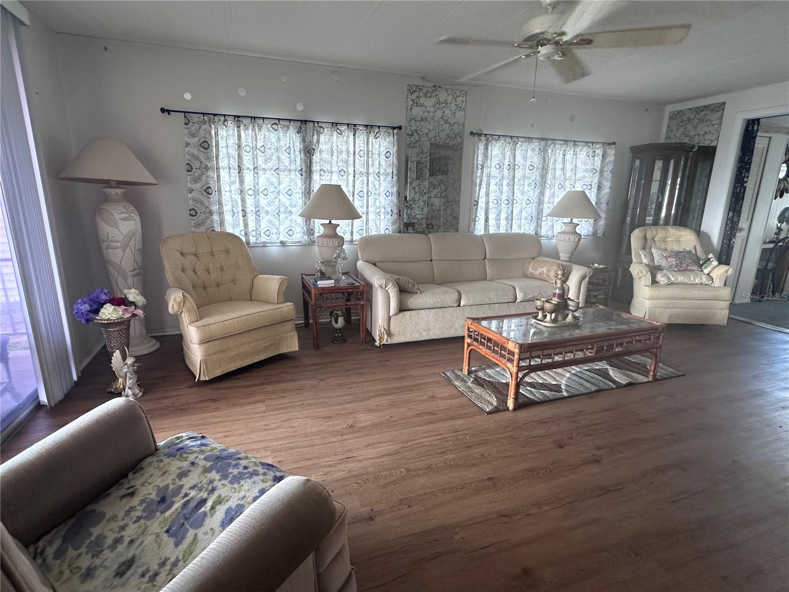 Listing photo id 1 for 1100 Belcher Road S 232