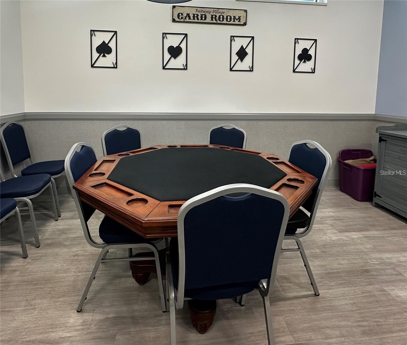 Listing photo id 29 for 1100 Belcher Road S 232