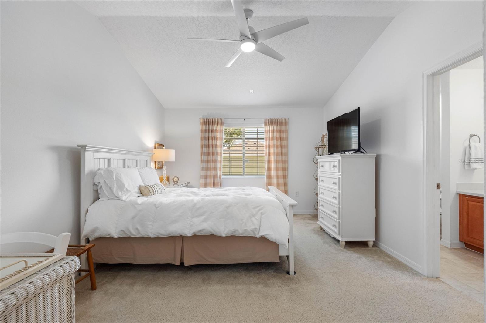 Image 21 of 40 For 20470 Needletree Drive