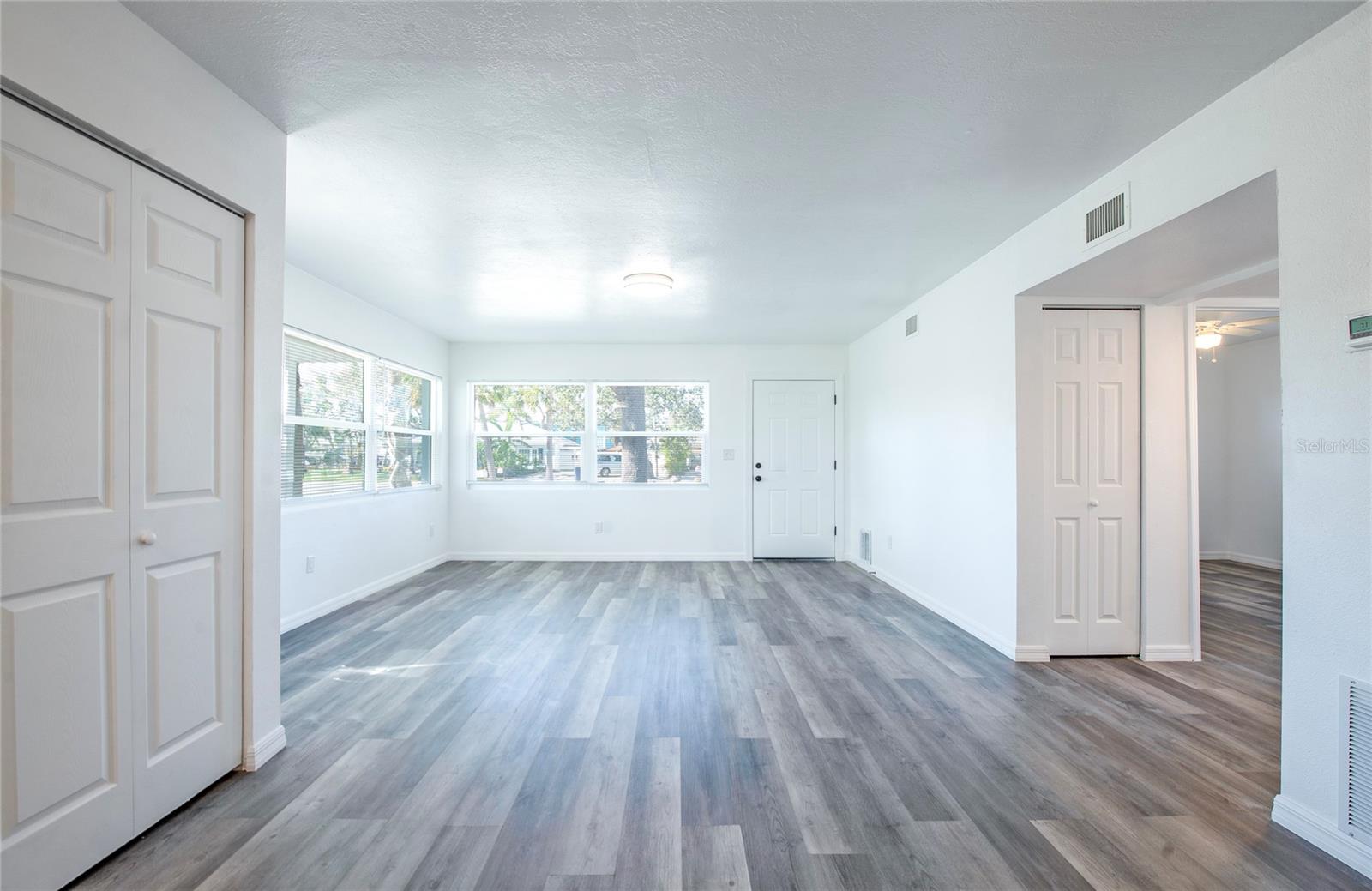 Image 6 of 65 For 717 Gulf Boulevard 1