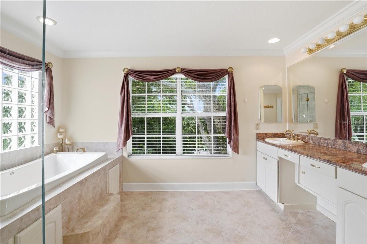 Image 19 of 42 For 860 Sand Pine Drive Ne