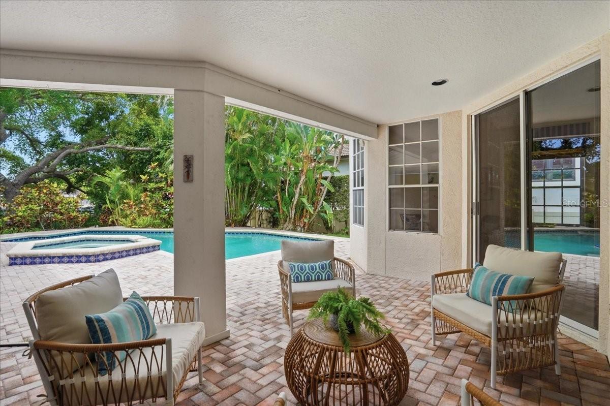 Image 23 of 42 For 860 Sand Pine Drive Ne