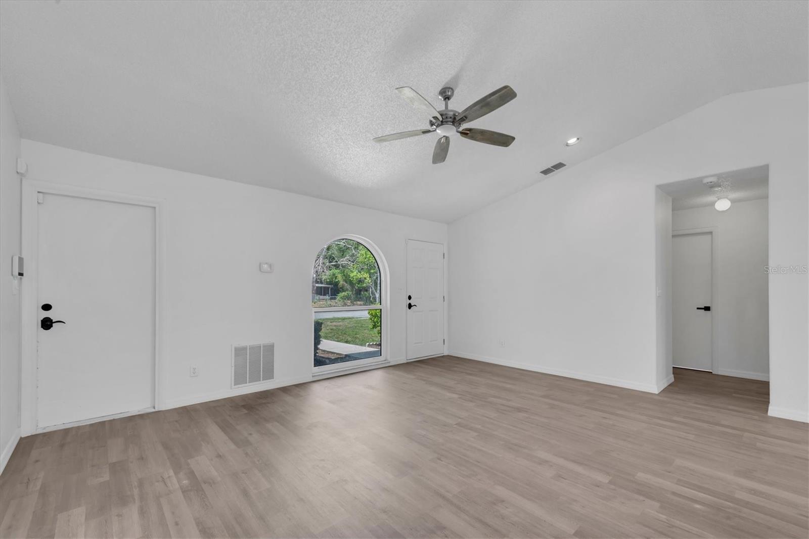 Image 6 of 30 For 8793 58th Street N