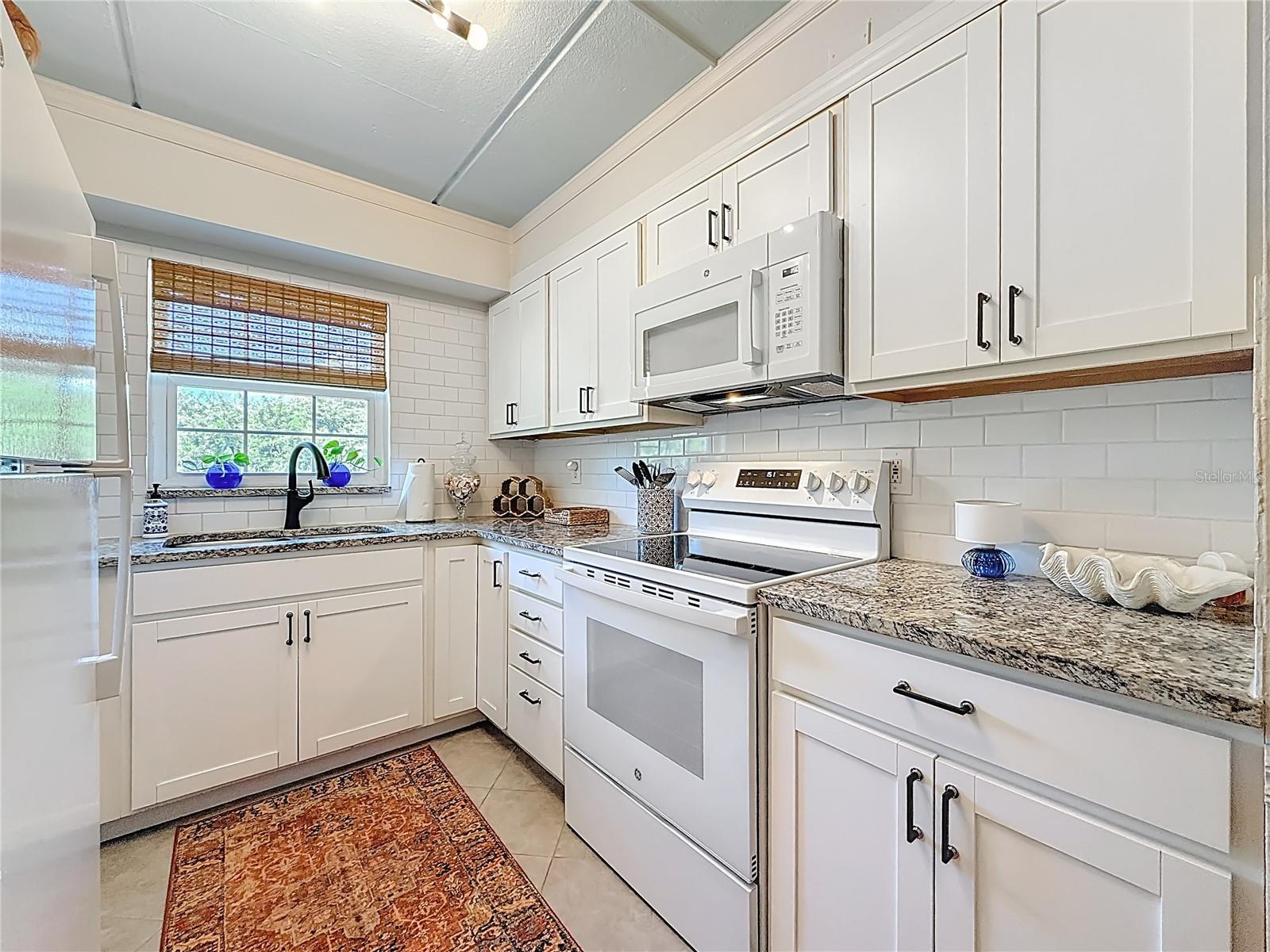 Image 17 of 56 For 360 Bayshore Boulevard 108