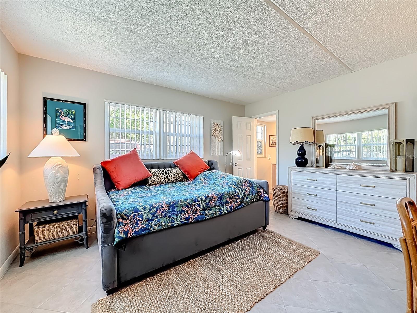 Image 26 of 56 For 360 Bayshore Boulevard 108