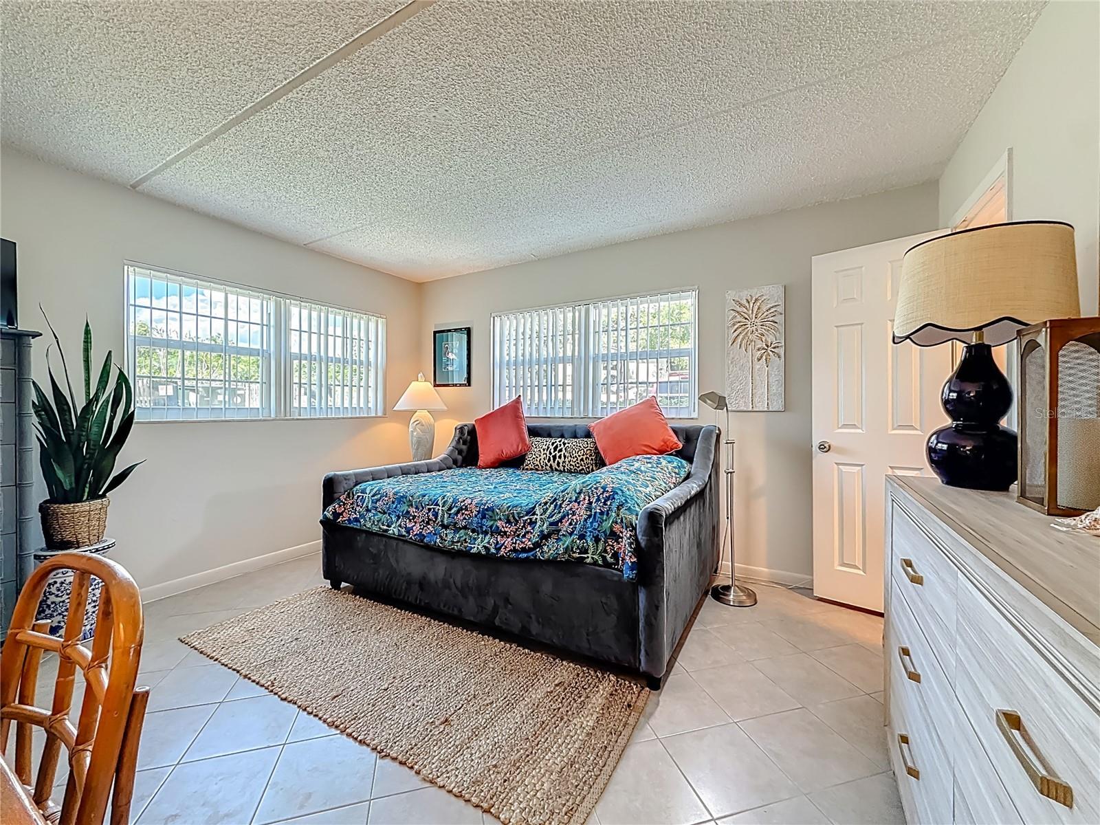 Image 27 of 56 For 360 Bayshore Boulevard 108