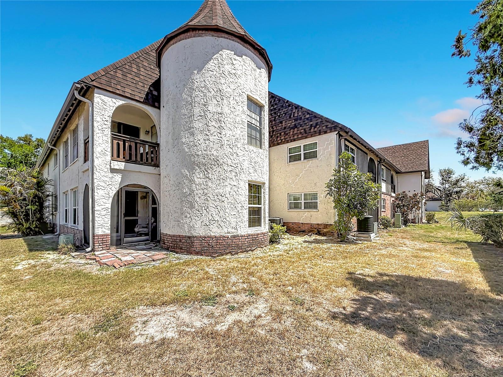 Image 40 of 56 For 360 Bayshore Boulevard 108