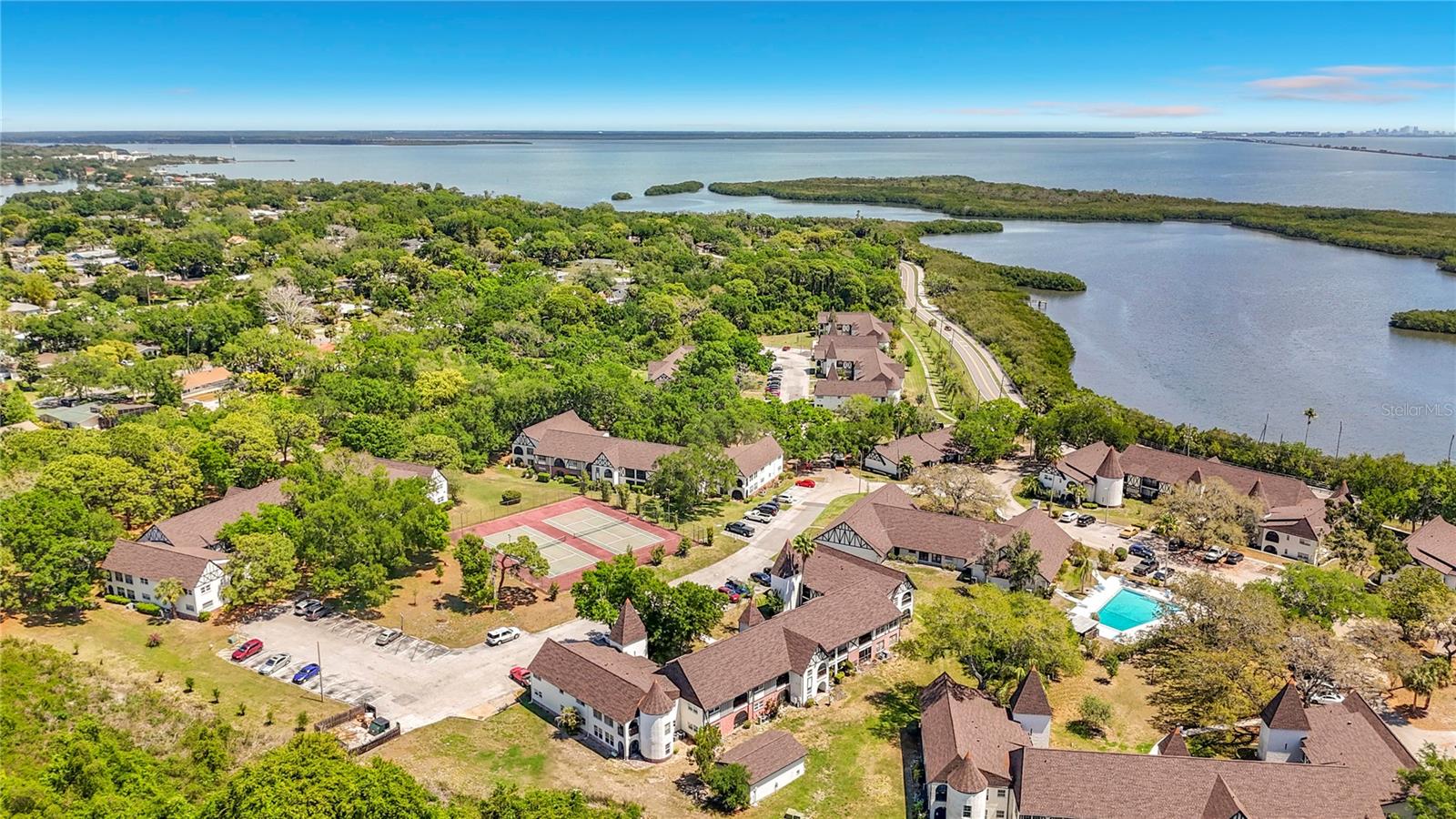 Image 42 of 56 For 360 Bayshore Boulevard 108