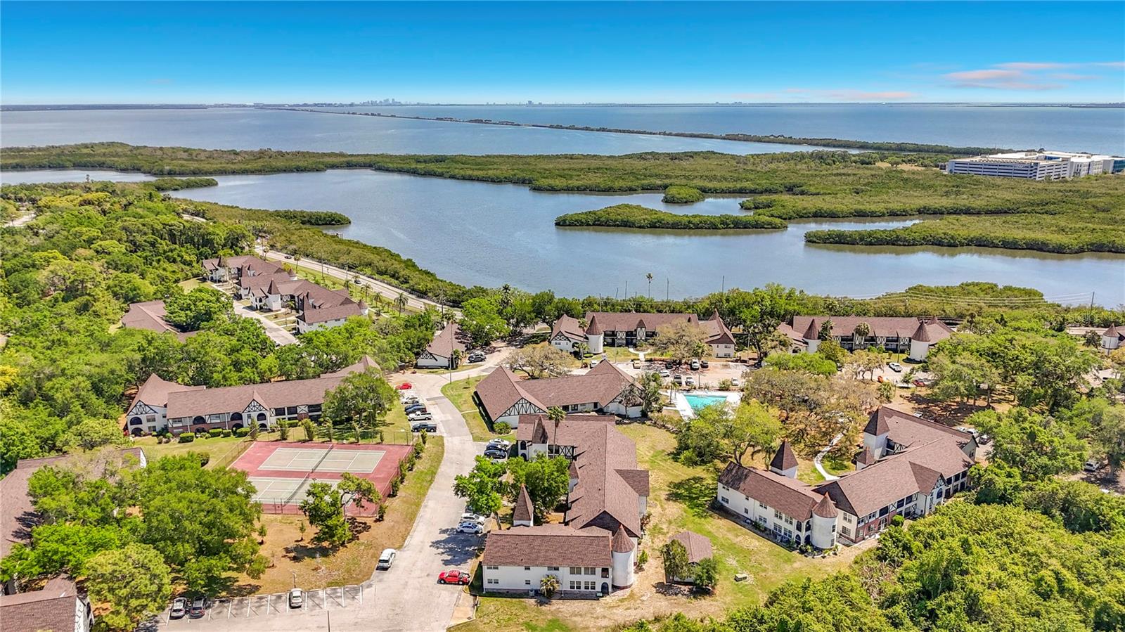 Image 45 of 56 For 360 Bayshore Boulevard 108