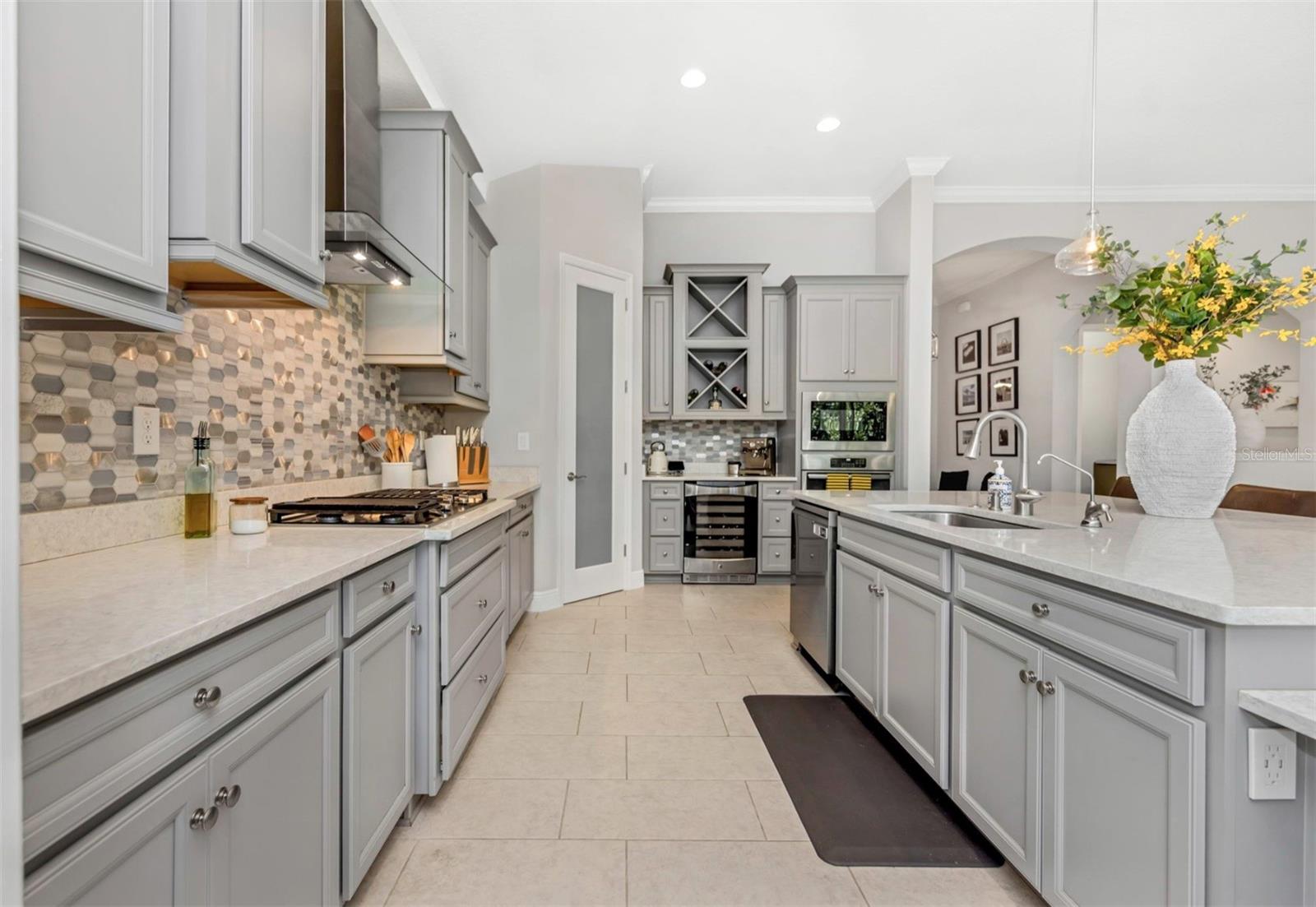 Image 10 of 43 For 6916 Neopolitan Court