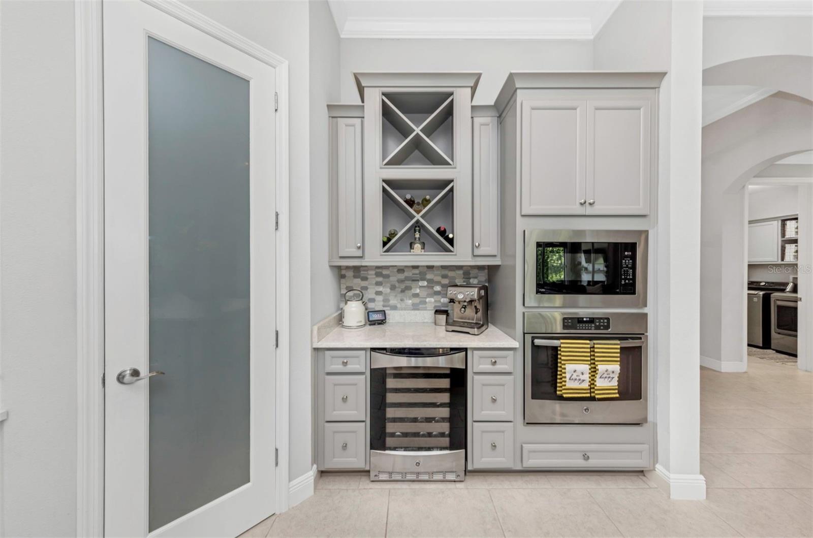 Image 14 of 43 For 6916 Neopolitan Court