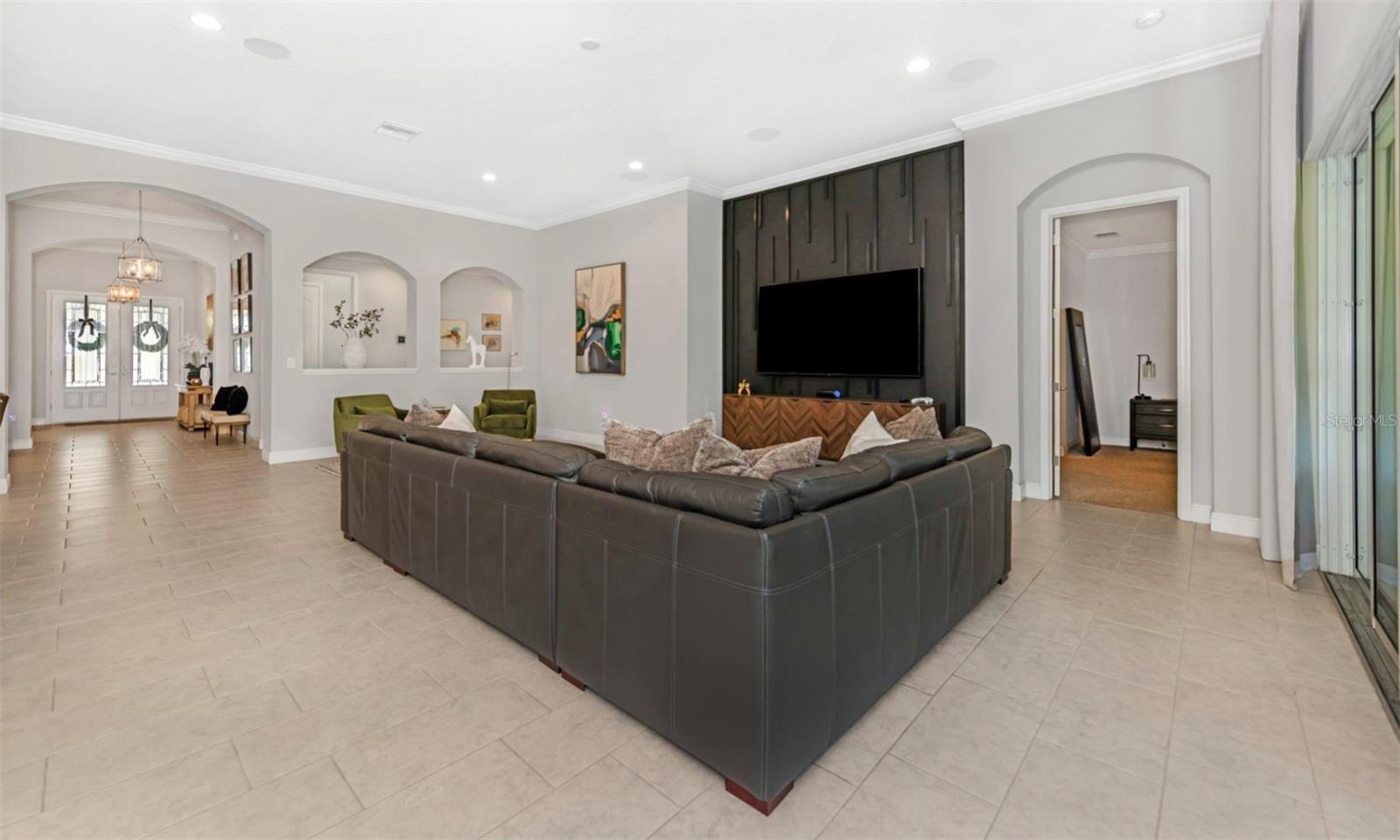 Image 17 of 43 For 6916 Neopolitan Court