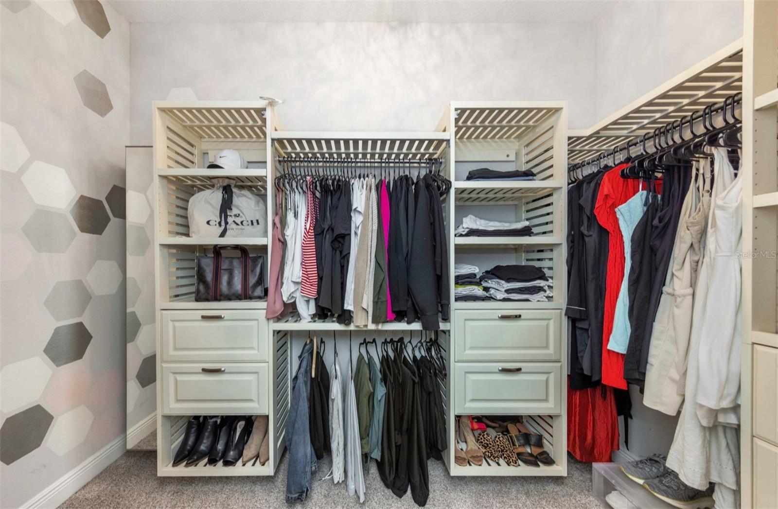 Image 23 of 43 For 6916 Neopolitan Court