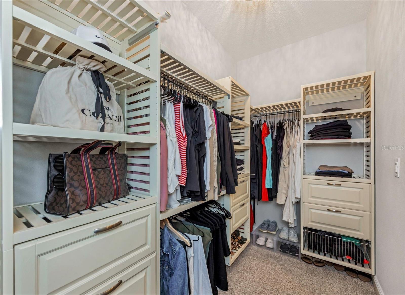 Image 24 of 43 For 6916 Neopolitan Court