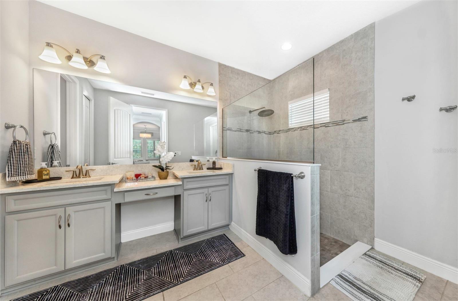 Image 25 of 43 For 6916 Neopolitan Court