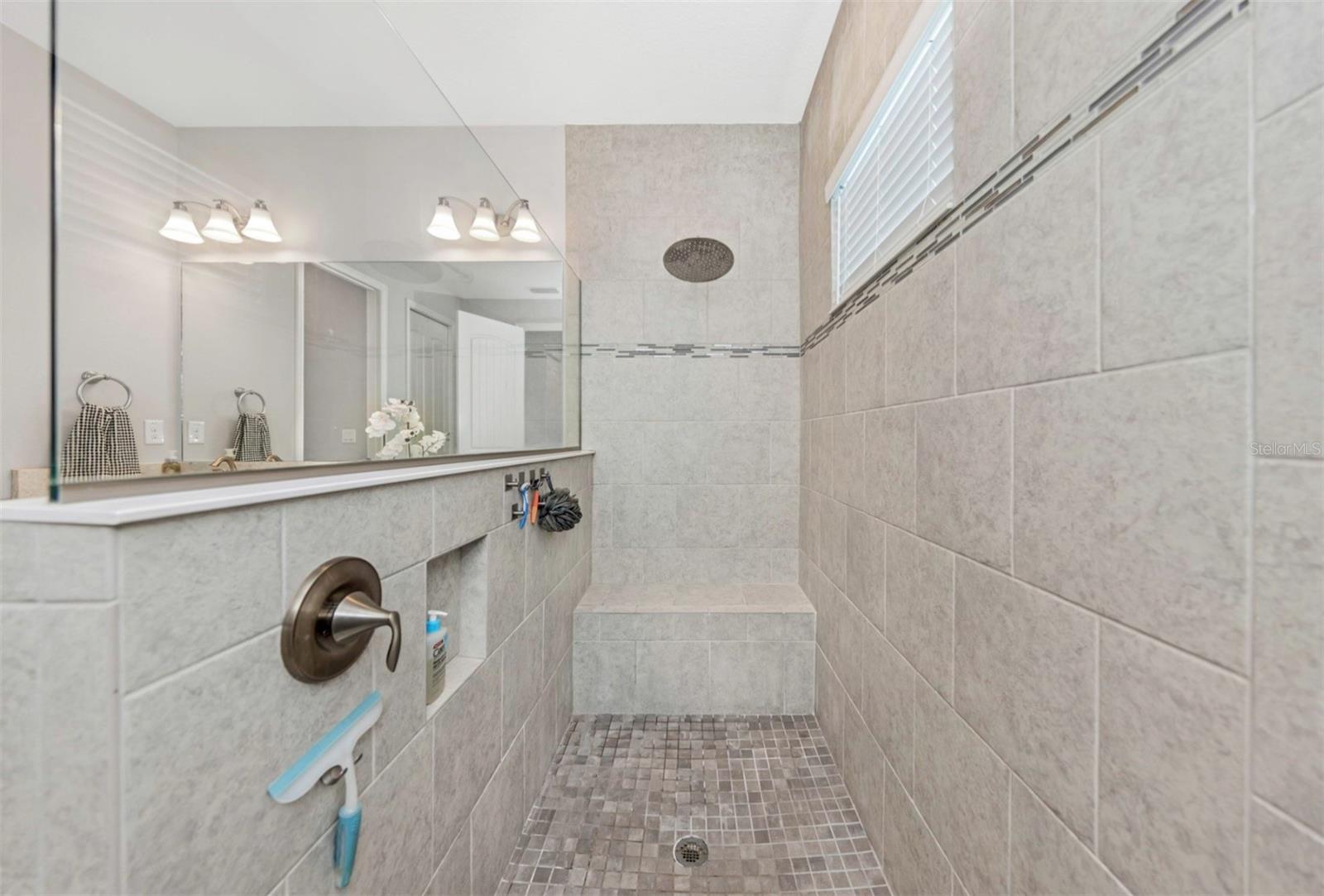 Image 26 of 43 For 6916 Neopolitan Court