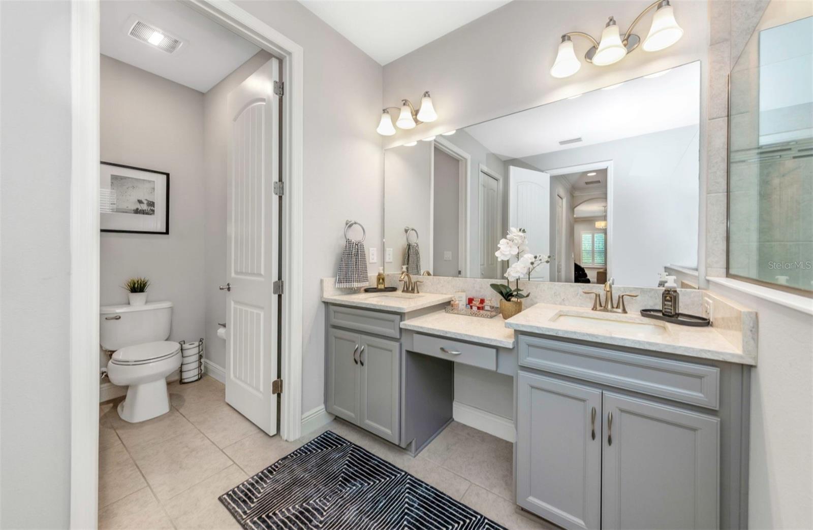 Image 27 of 43 For 6916 Neopolitan Court