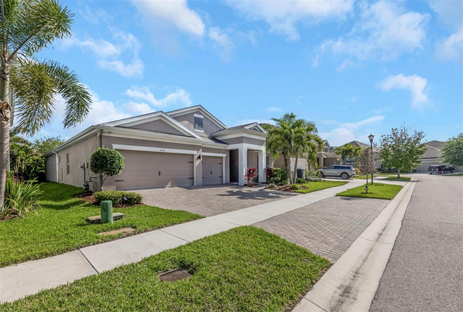 Image 4 of 43 For 6916 Neopolitan Court