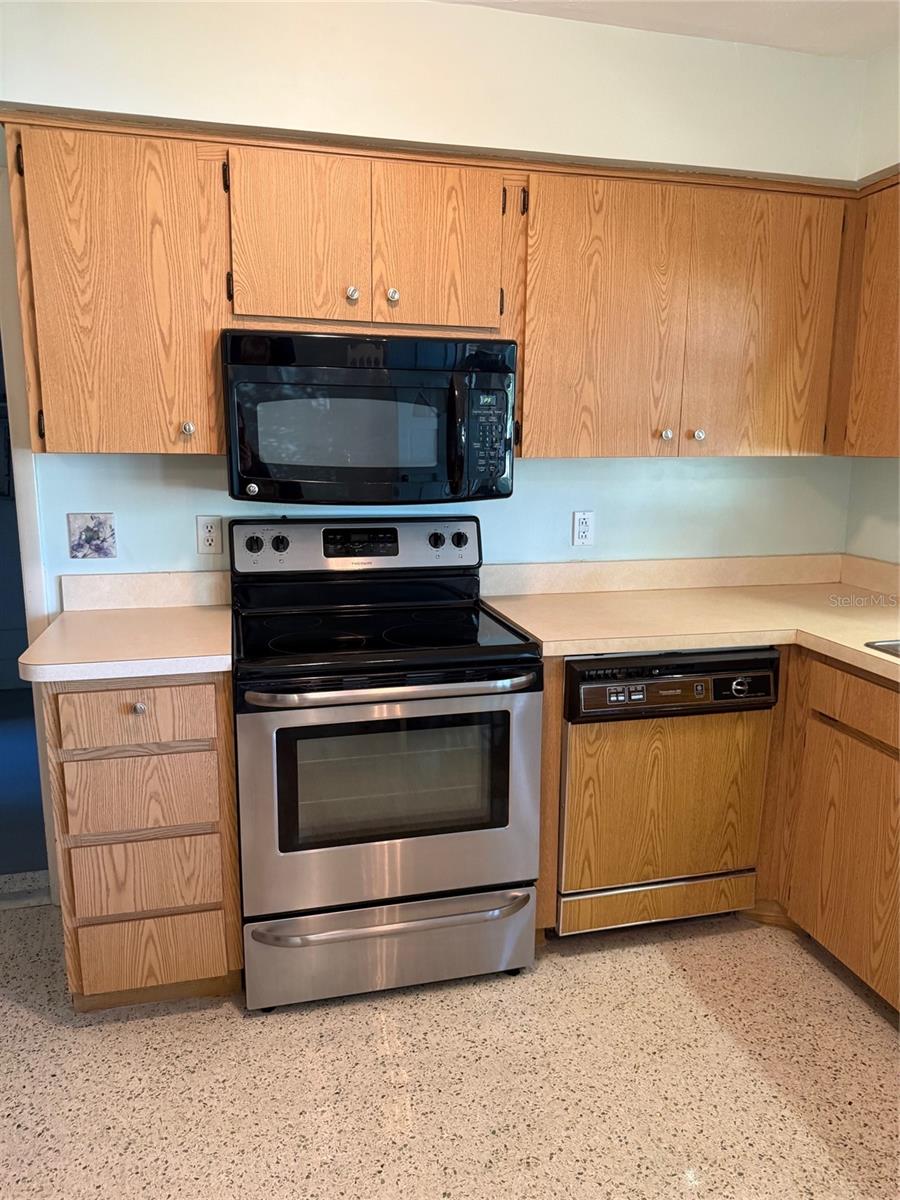 Image 5 of 19 For 10189 106th Terrace