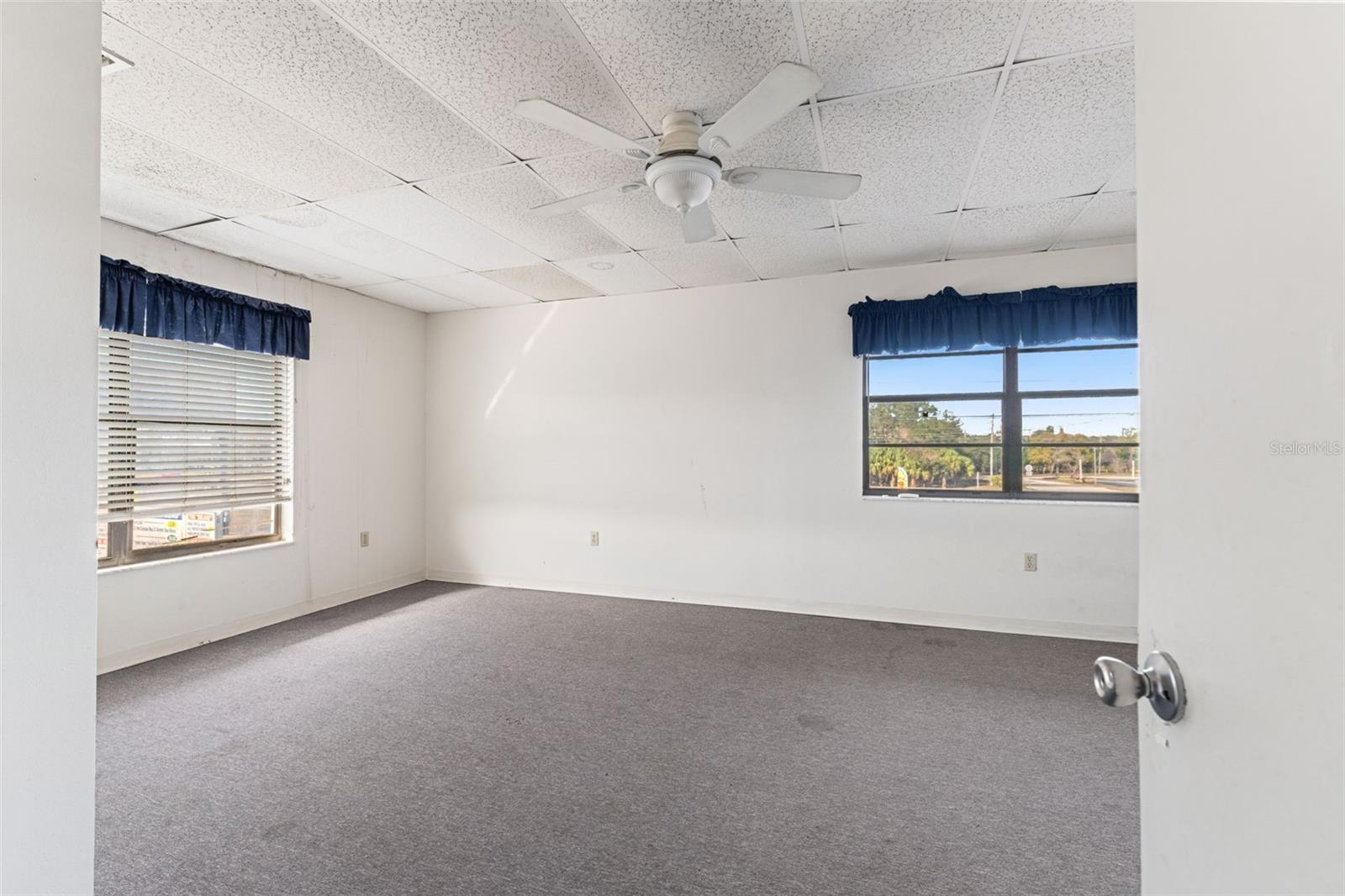 Image 3 of 17 For 1108 Commercial Way