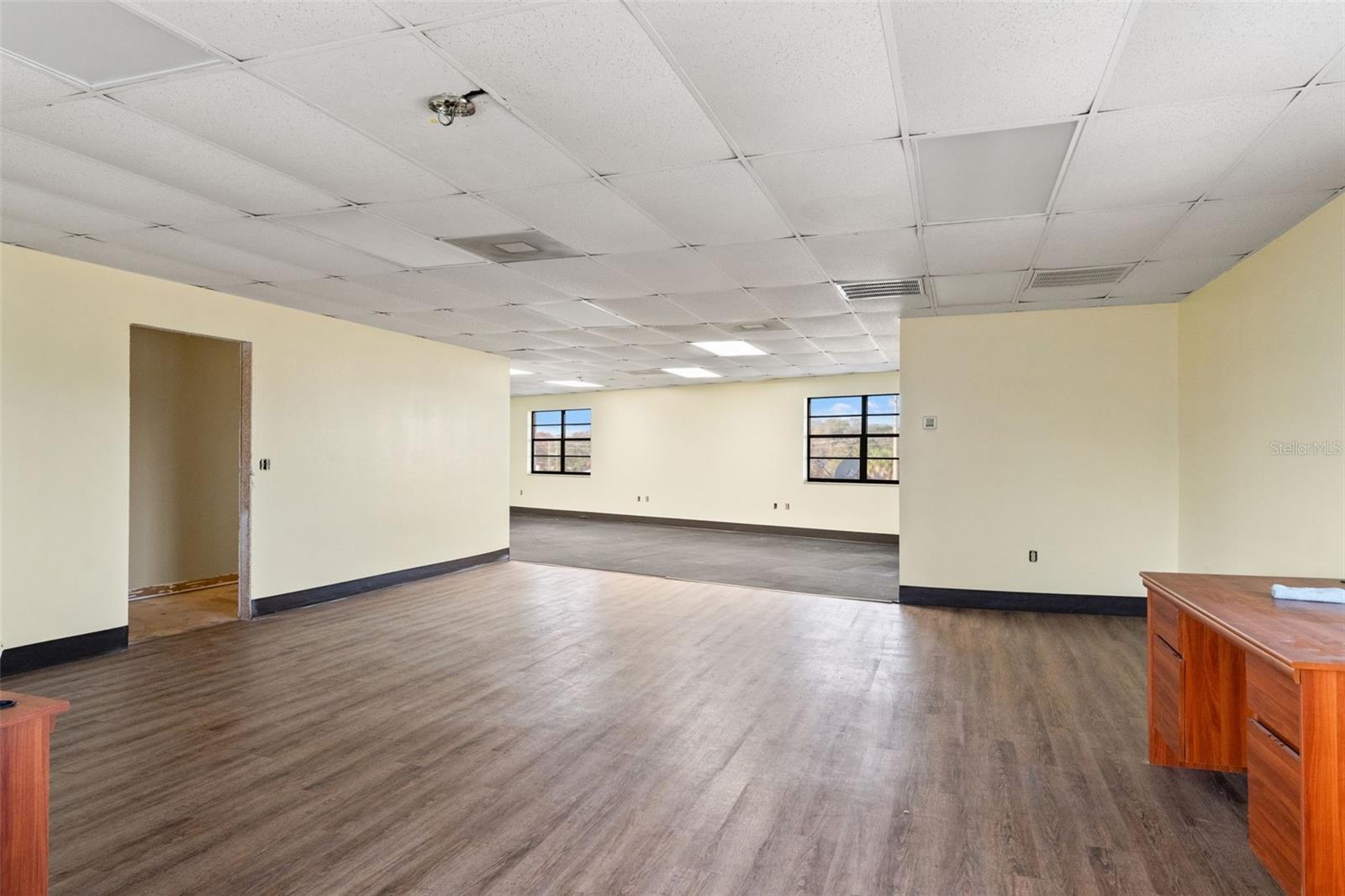 Image 5 of 17 For 1108 Commercial Way