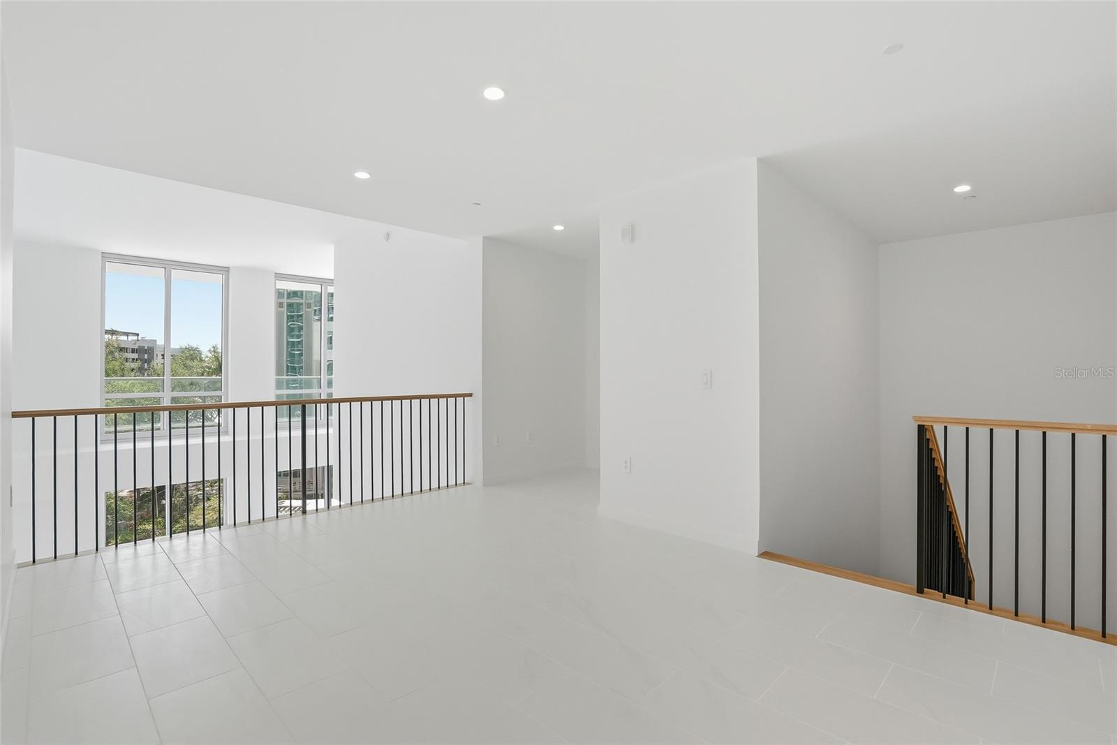 Image 18 of 39 For 400 Central Avenue 301