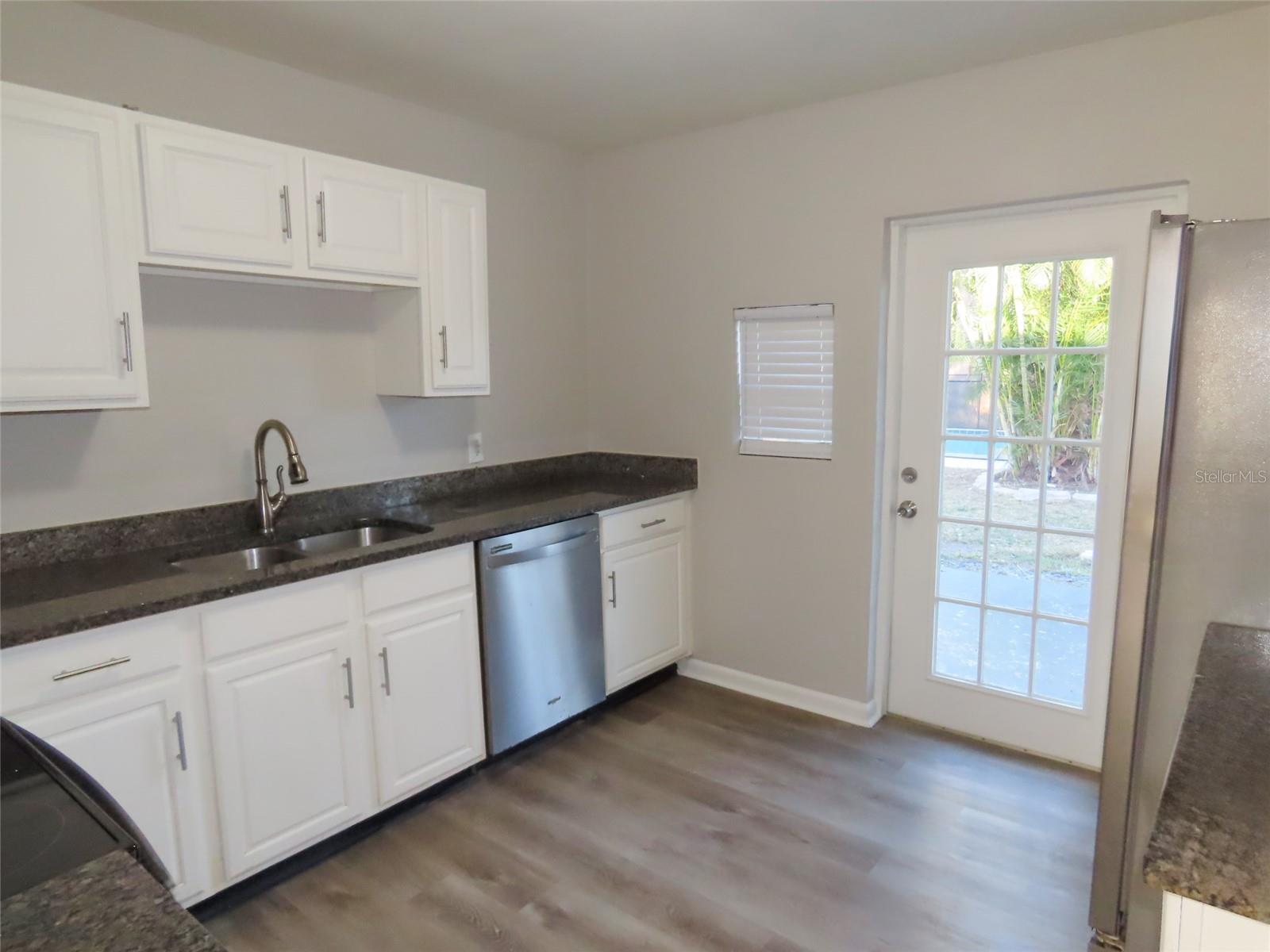 Image 10 of 30 For 1461 Jefferson Avenue