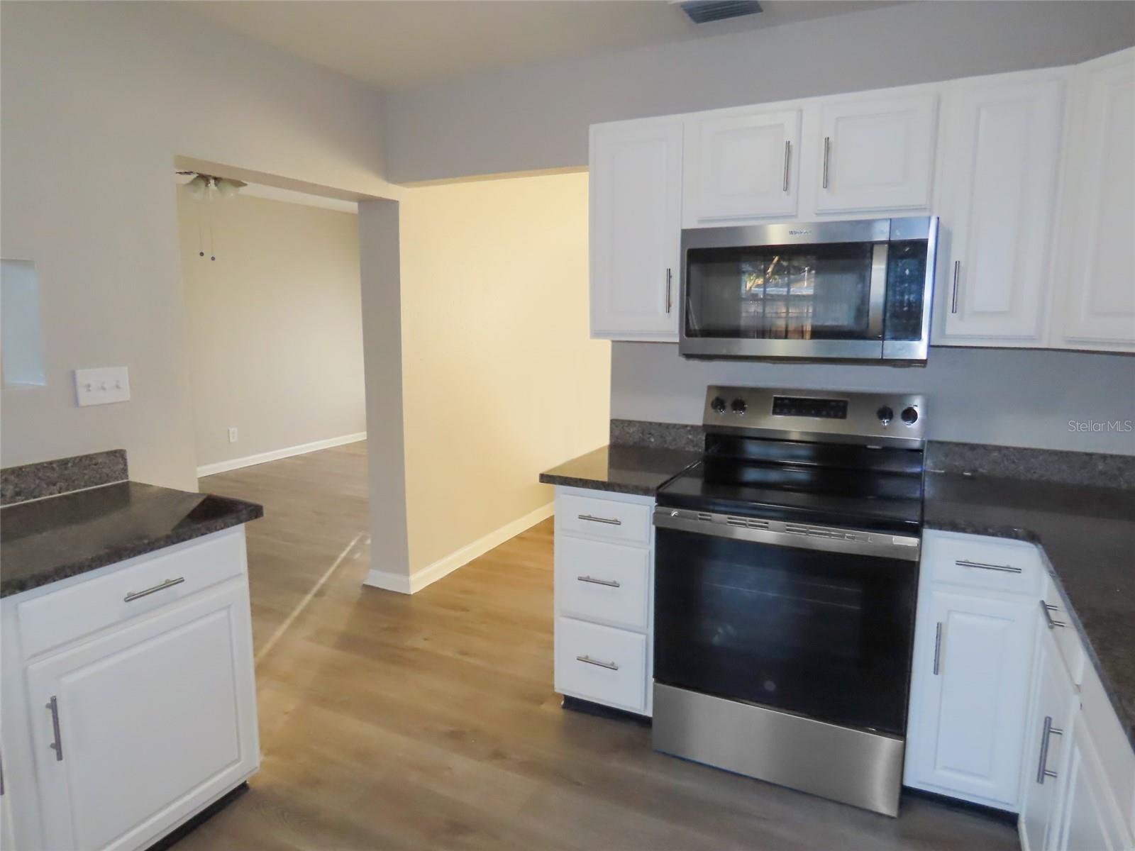 Image 11 of 30 For 1461 Jefferson Avenue