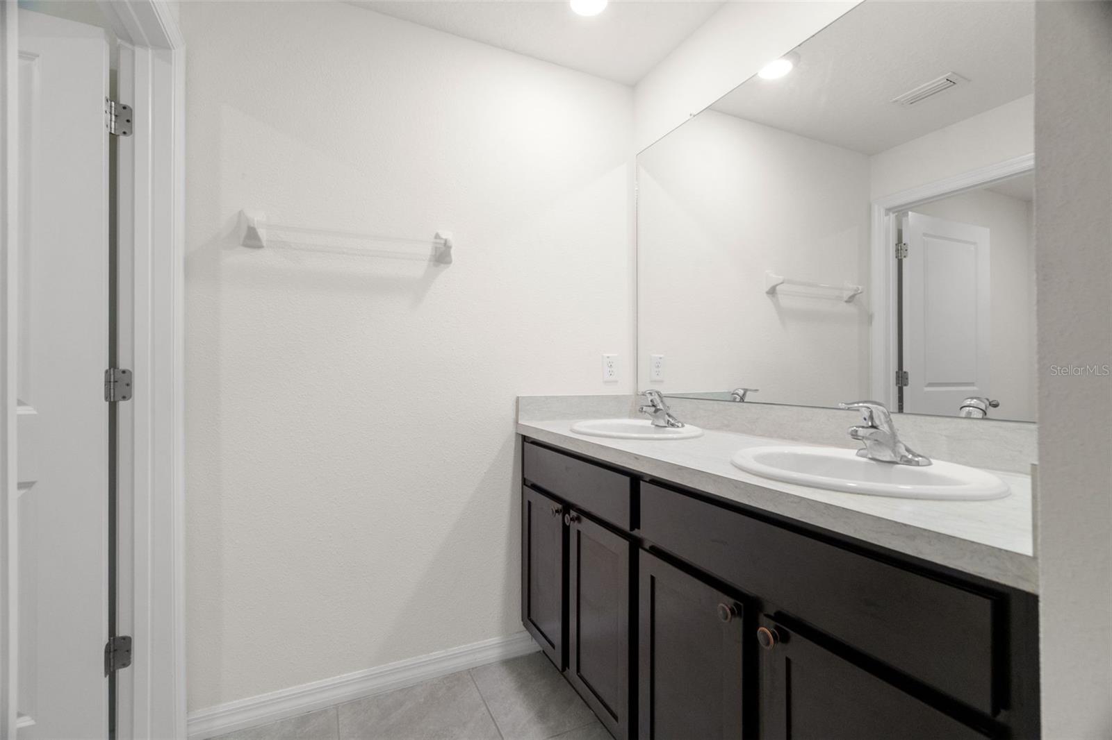 Image 32 of 49 For 2818 Gumbo Limbo Drive