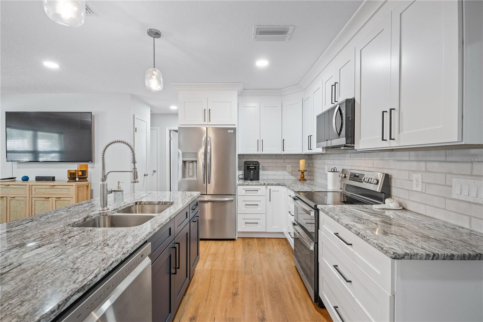 Image 4 of 29 For 9653 Golden Grove Street