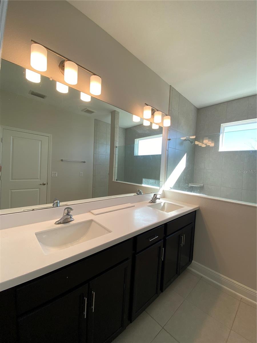 Image 26 of 38 For 34273 Radley Way