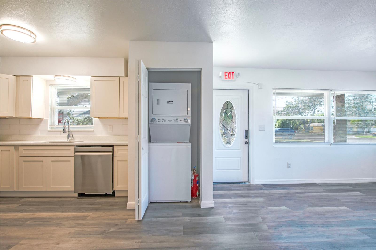 Image 16 of 65 For 717 Gulf Boulevard 2