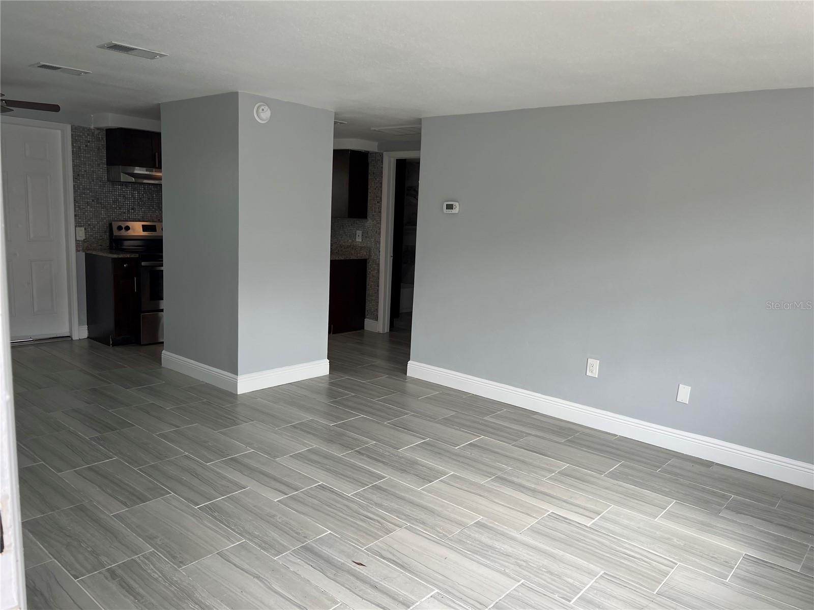 Image 4 of 12 For 5333 Pasadena Drive 5333