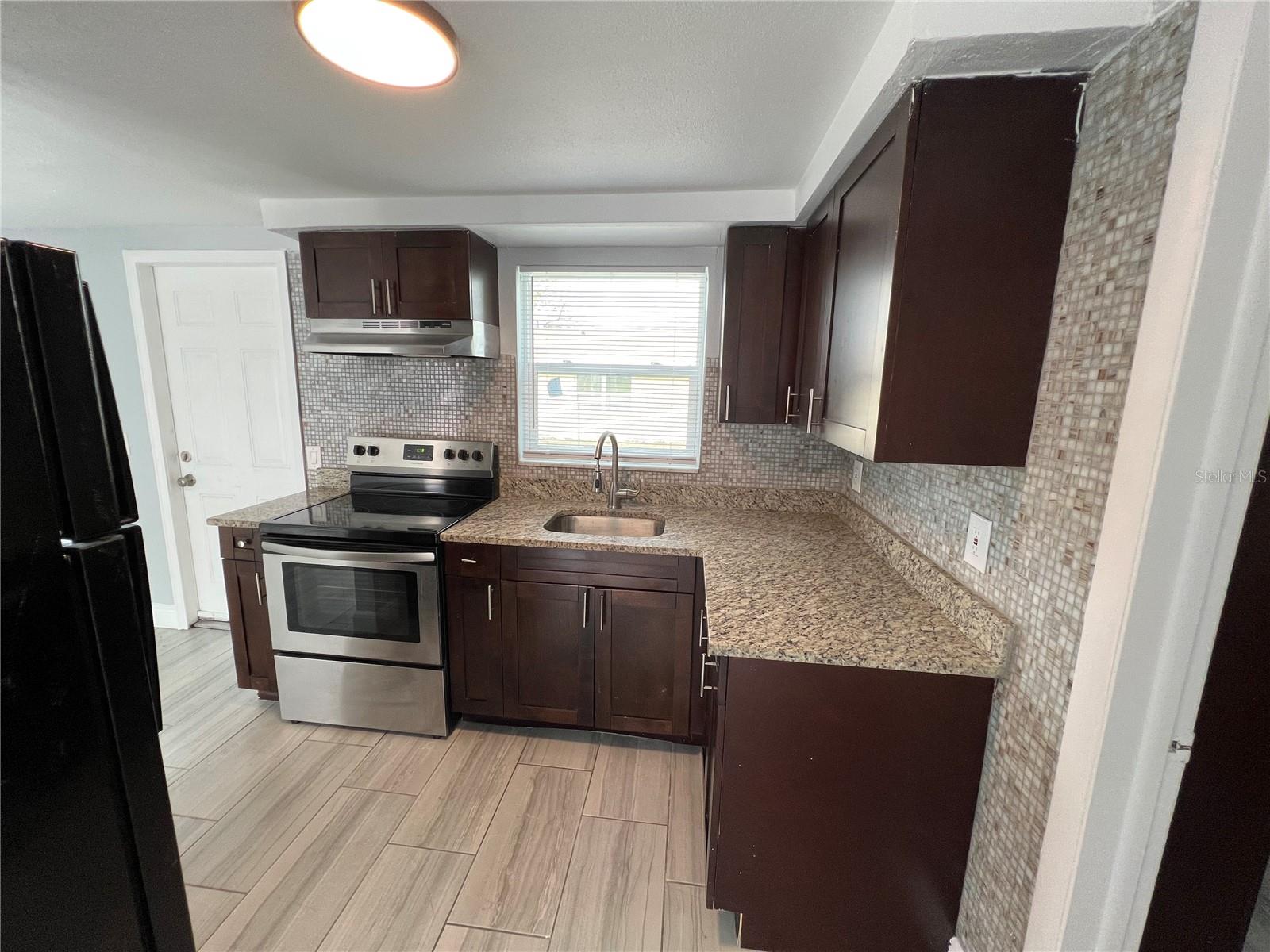 Image 5 of 12 For 5333 Pasadena Drive 5333