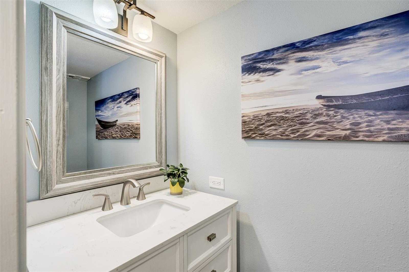 Image 10 of 25 For 325 Island Way 109