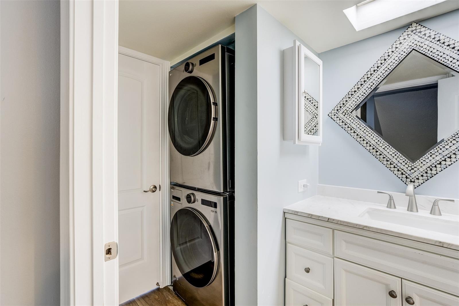 Image 14 of 25 For 325 Island Way 109