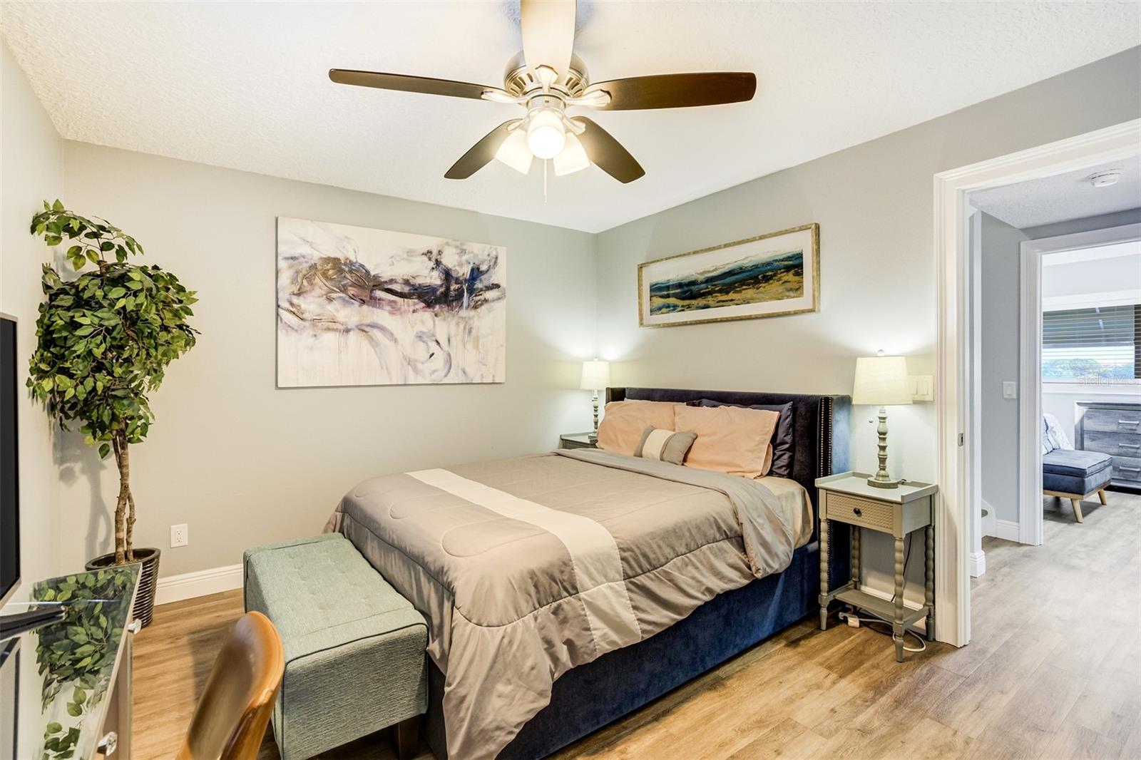 Image 15 of 25 For 325 Island Way 109