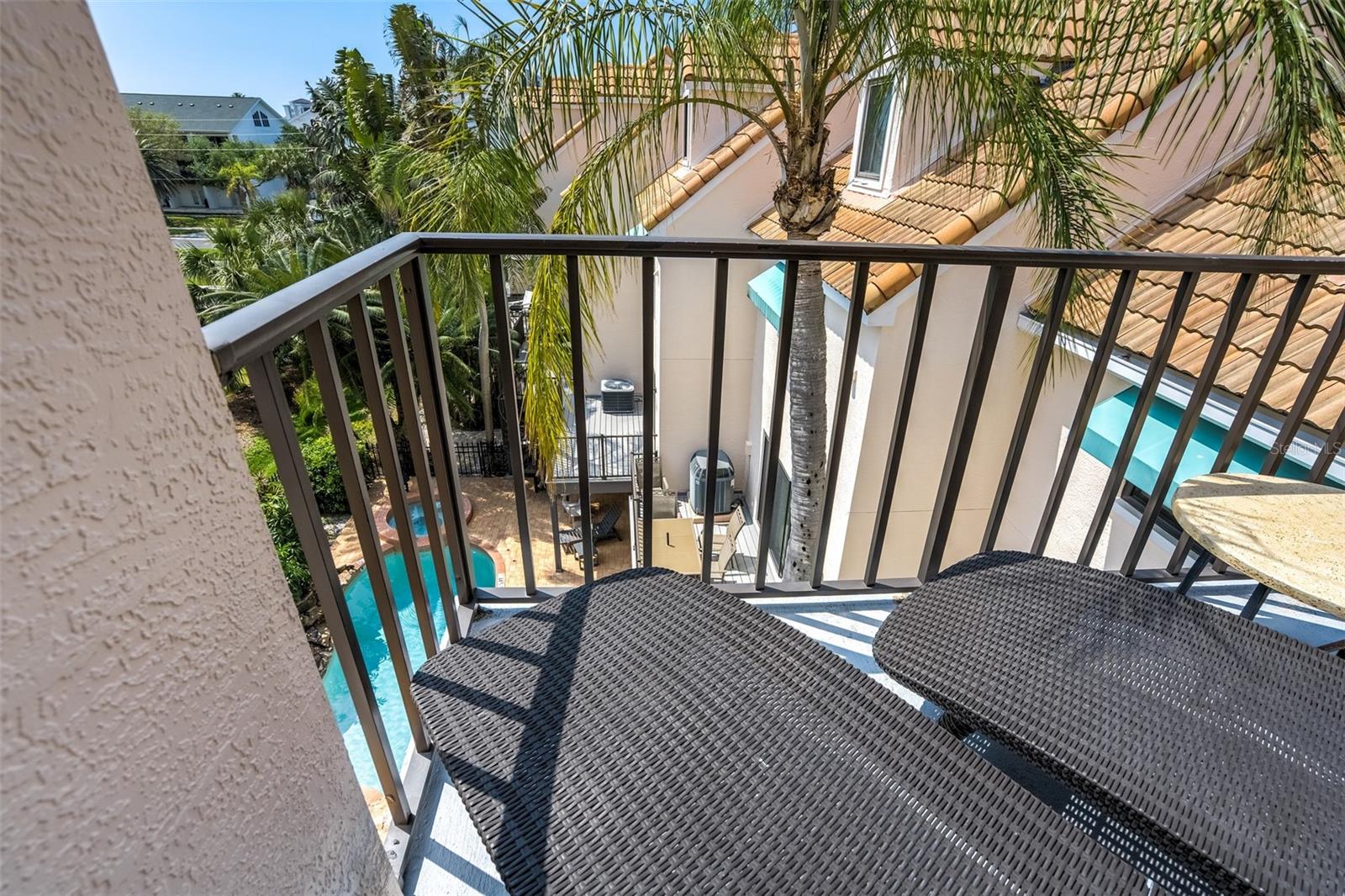 Image 18 of 25 For 325 Island Way 109