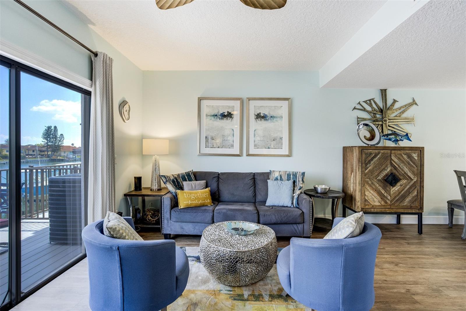 Image 5 of 25 For 325 Island Way 109